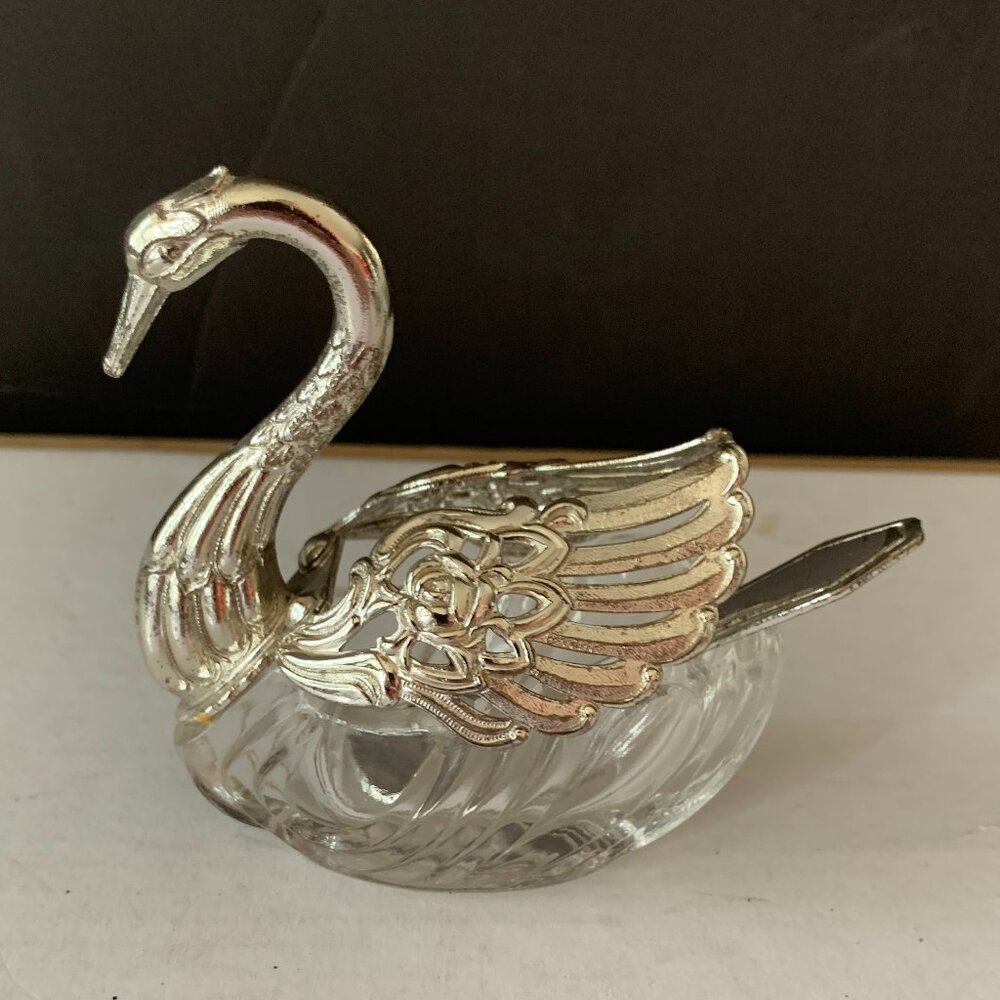 RAIMOND DISTINCTIVE SILVERSMITHS SILVER CRYSTAL SWAN SALT DISPENSER